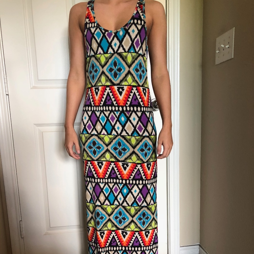 Tres Bien Maxi Dress Size Small